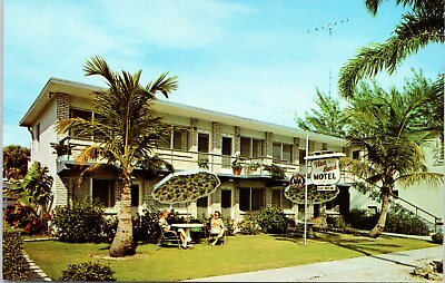 #ad Vero Beach FL VERO#x27;S BEACH MOTEL Lawn Picnic Unused Florida Postcard 911 $4.50