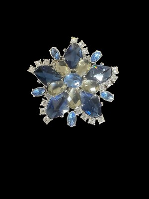 #ad Vintage Flower Brooch Blue and Clear Rhinestones Silver Tone Metal Pin Nice $30.00