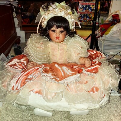 #ad FAYZAH SPANOS VYNAL BABY DOLL PEACHES AND CREAM GARDEN PARTY VINTAGE 2002 LMT500 $299.00