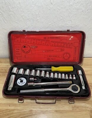 #ad Vintage K Mart 21 Pc. SAE Socket Wrench Set 1 4 3 8 Metal Case Speed Adapter $34.00