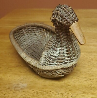 #ad VINTAGE Wicker duck basket tabletop countertop kitchen decor storage $4.00