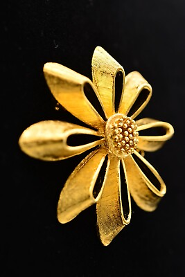 #ad #ad Vintage Flower Pin Brooch Brushed Gold Daisy 3D Chunky 1980s NOS BinA4 $13.56