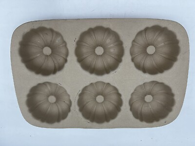#ad Pampered Chef Family Heritage Classics Stoneware Fluted 6 Mini Bundt Cake Pan $34.45