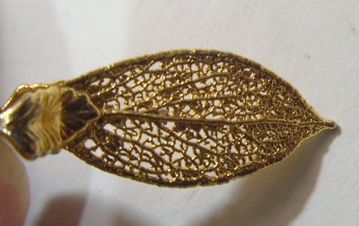 #ad #ad 1950s vintage gold tone metal art leaf motif pendant fine filigree 52481 $29.99